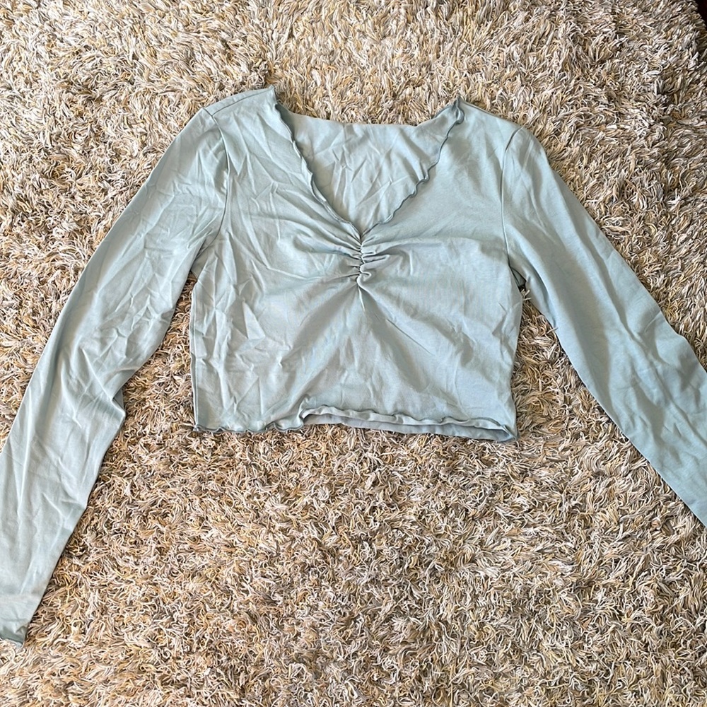 Long sleeve crop top